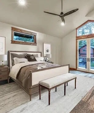 House Room with bed and ceiling fan.<br />
